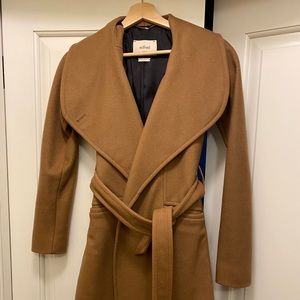 Aritzia Wilfred wrap up coat* almost new